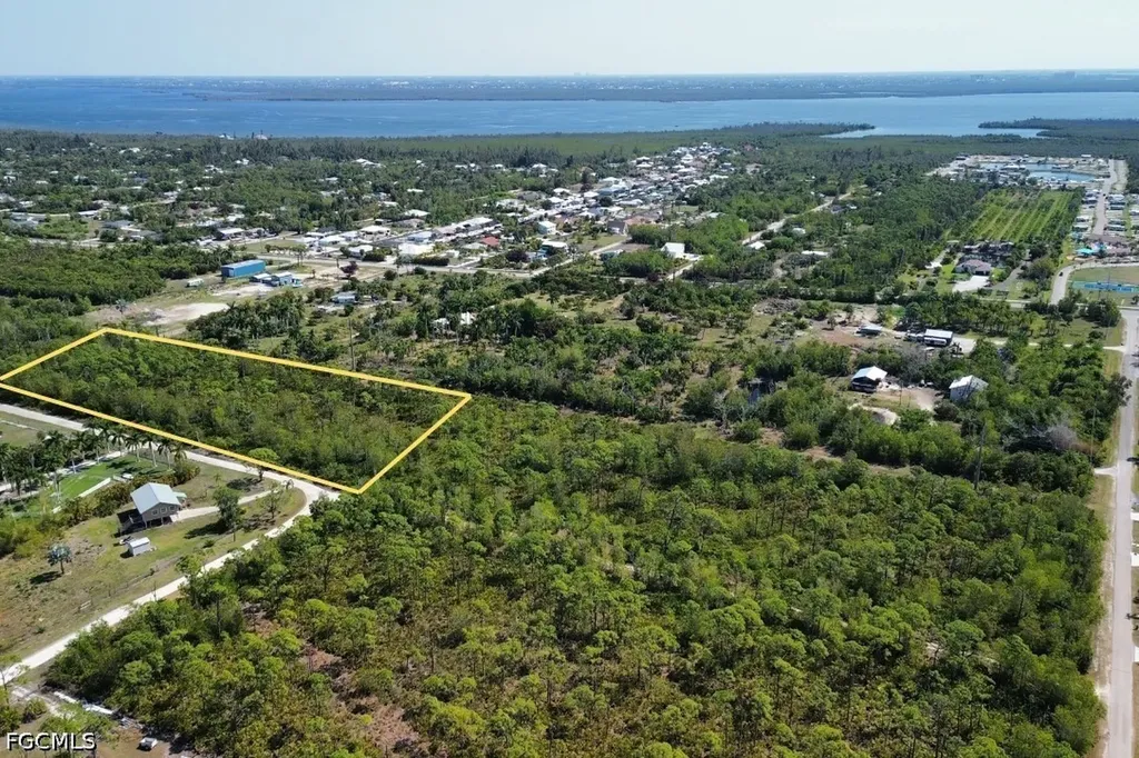 4031 Pinetree Boulevard St. James City FL 33956