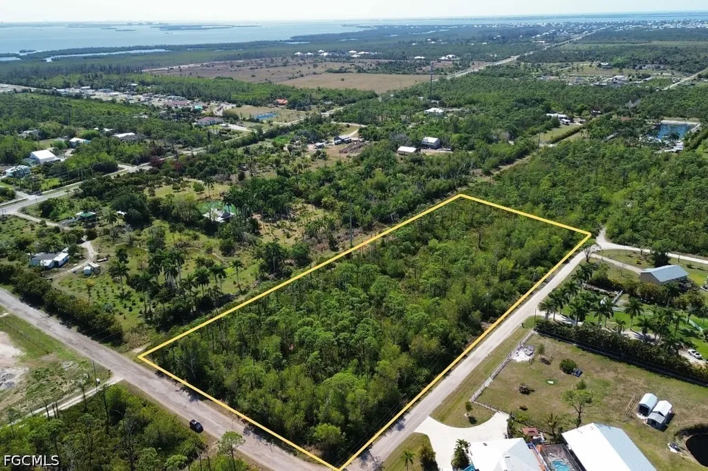 4031 Pinetree Boulevard St. James City FL 33956