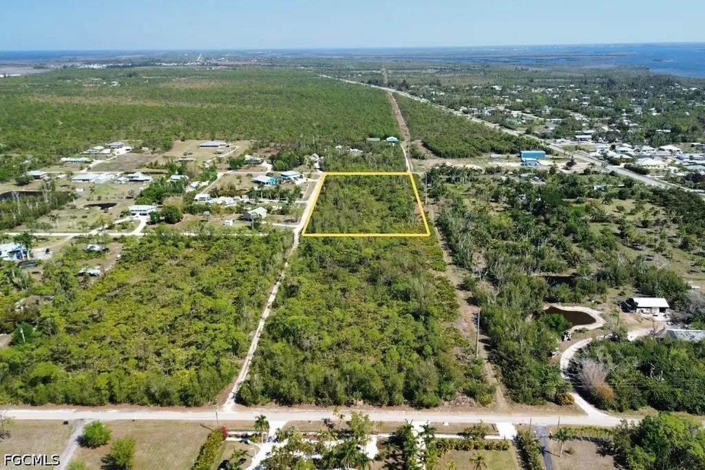 4031 Pinetree Boulevard St. James City FL 33956