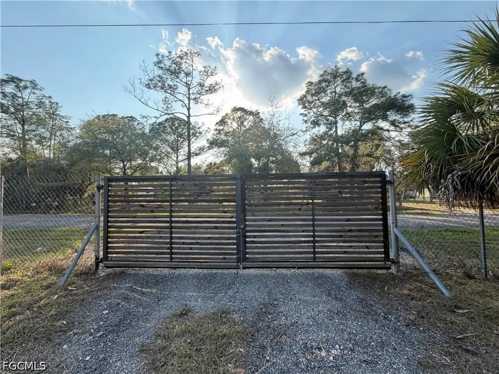 265 S Jinete Street Clewiston FL 33440