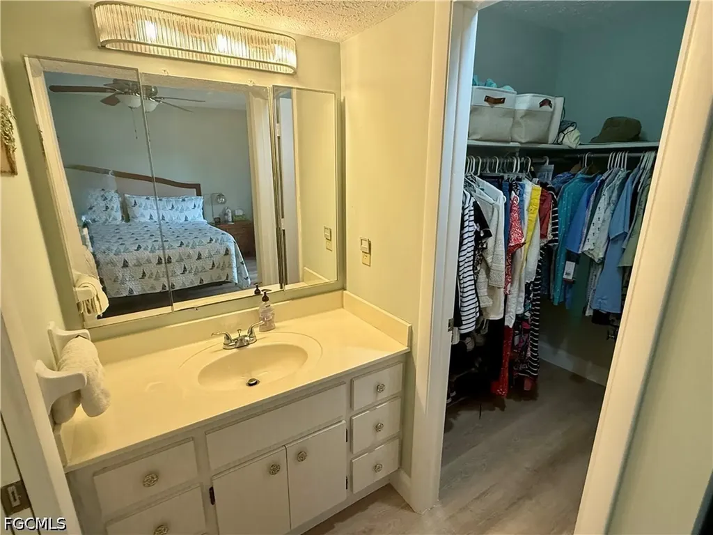 806 SE 46th Street Cape Coral FL 33904