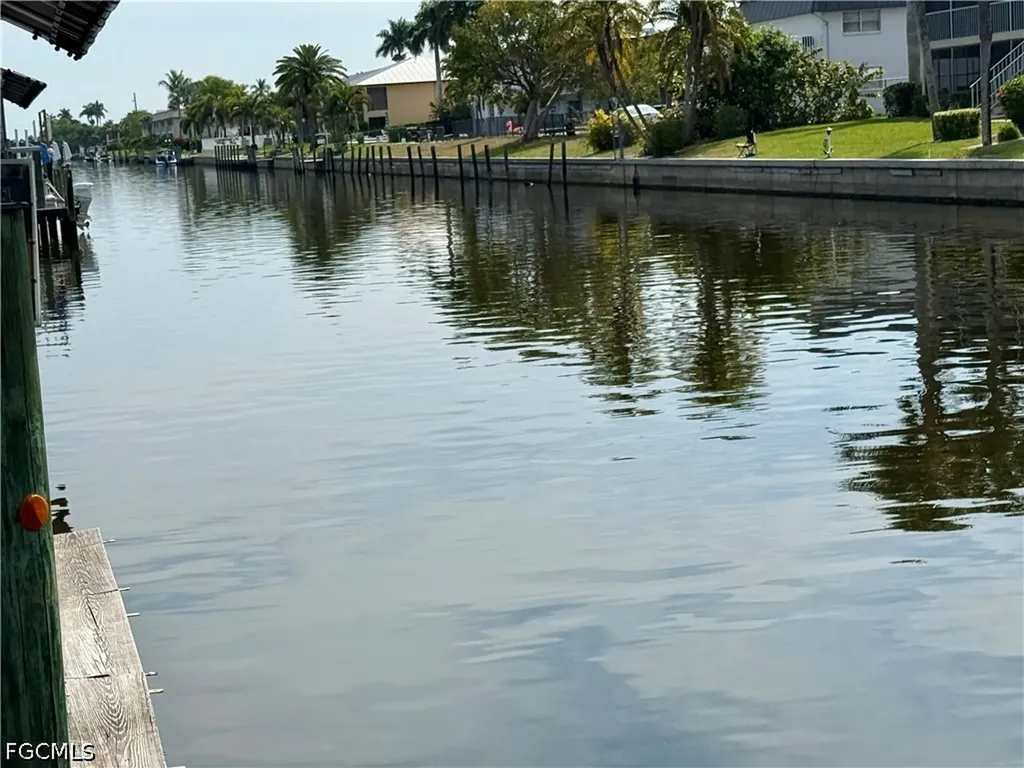 806 SE 46th Street Cape Coral FL 33904