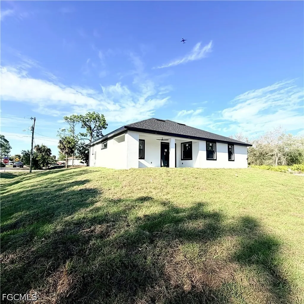 800 E 7th Street Lehigh Acres FL 33972