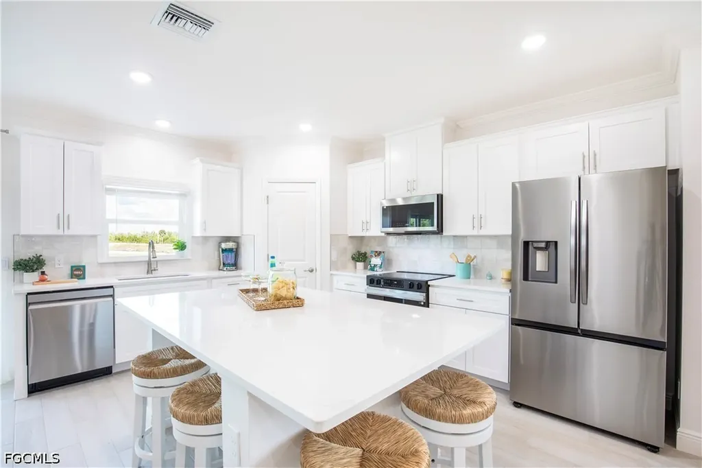 10530 Fountain Palm Circle Bokeelia FL 33922