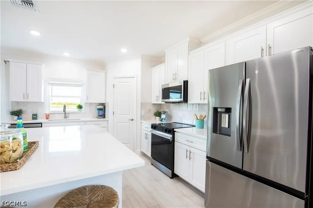 10530 Fountain Palm Circle Bokeelia FL 33922