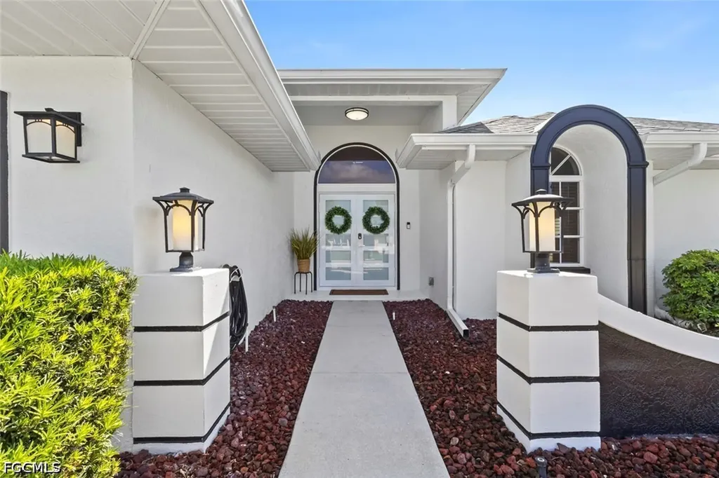 4937 Triton Court W Cape Coral FL 33904