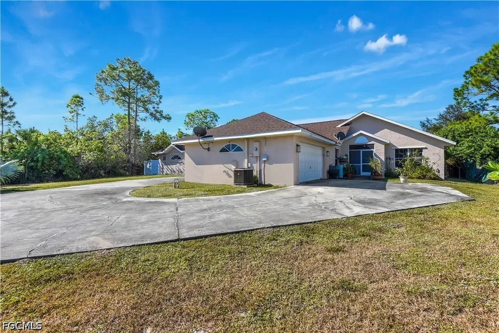 521 Grant Avenue Lehigh Acres FL 33972