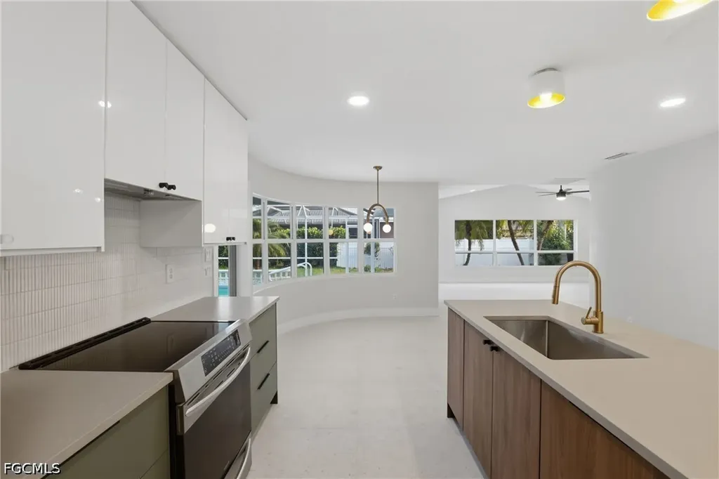 627 SW 56th Street Cape Coral FL 33914