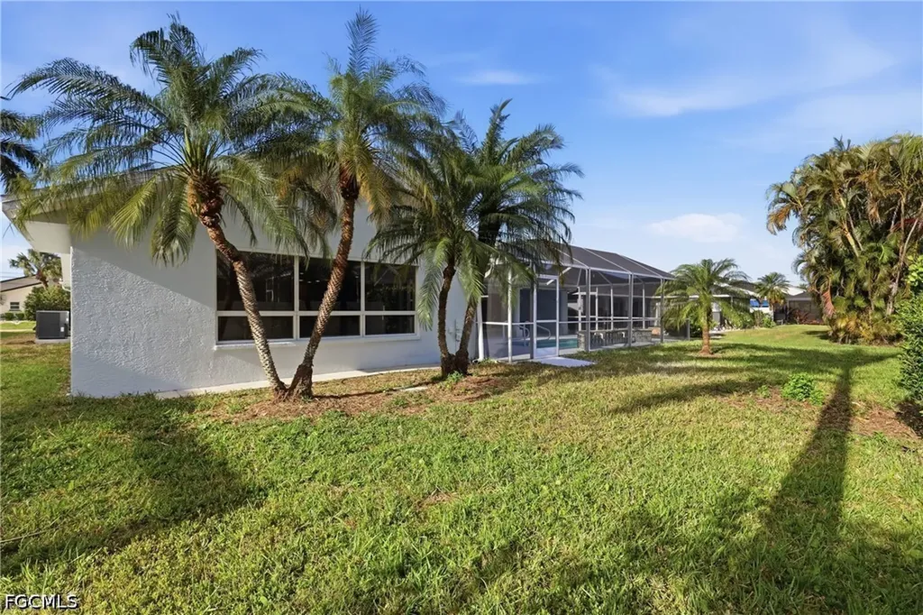627 SW 56th Street Cape Coral FL 33914