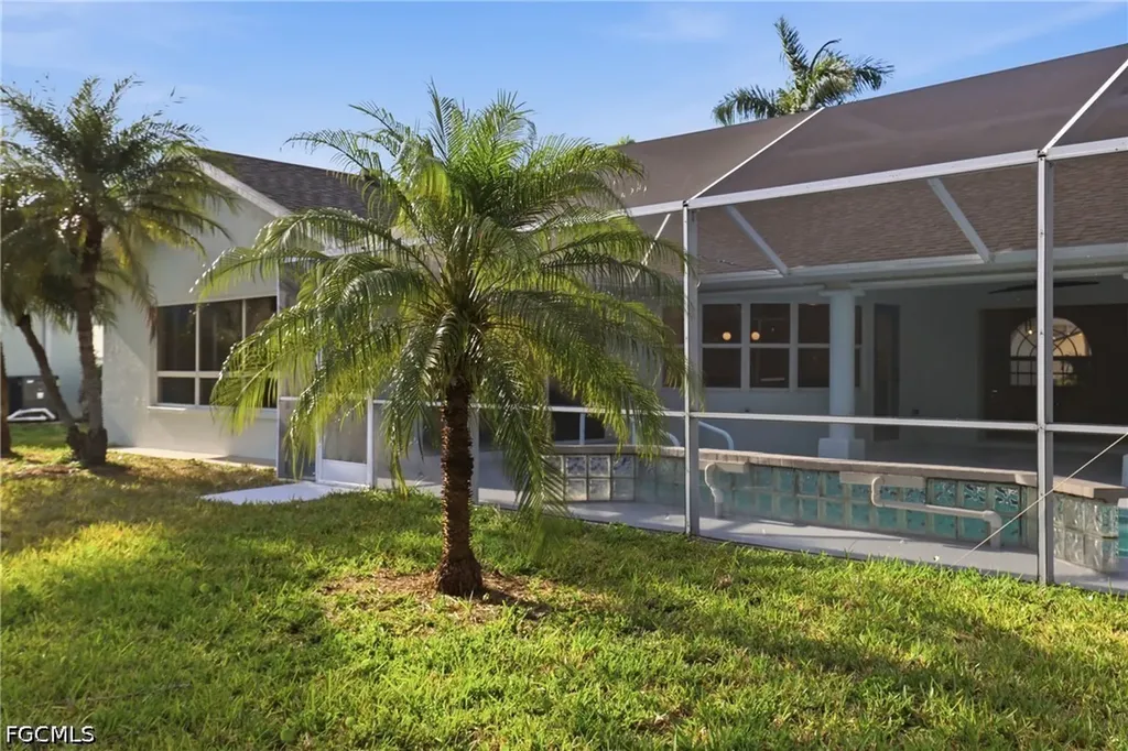 627 SW 56th Street Cape Coral FL 33914
