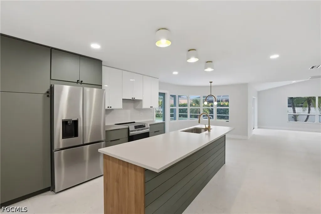 627 SW 56th Street Cape Coral FL 33914