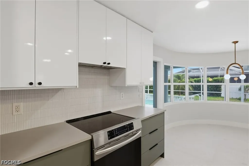627 SW 56th Street Cape Coral FL 33914