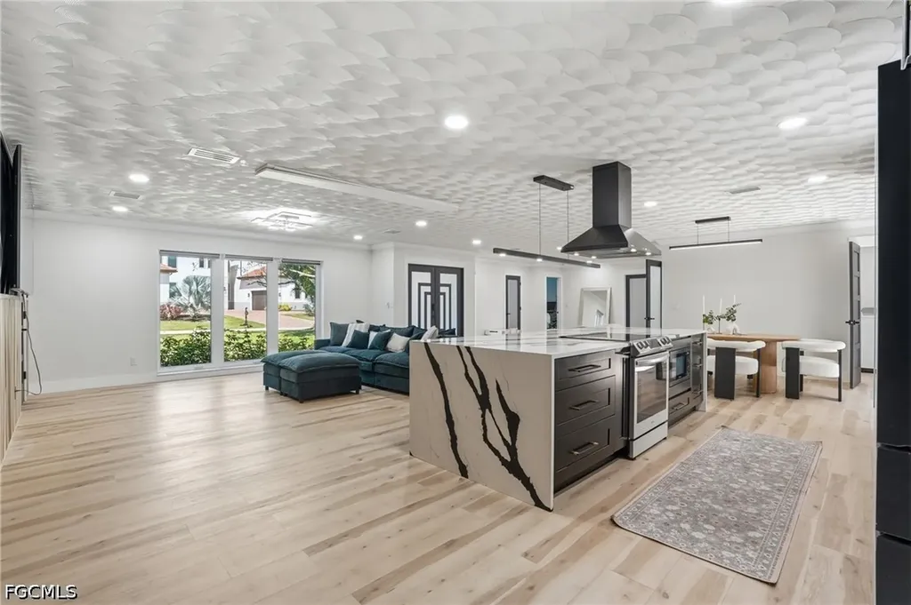3931 W Riverside Drive Fort Myers FL 33901