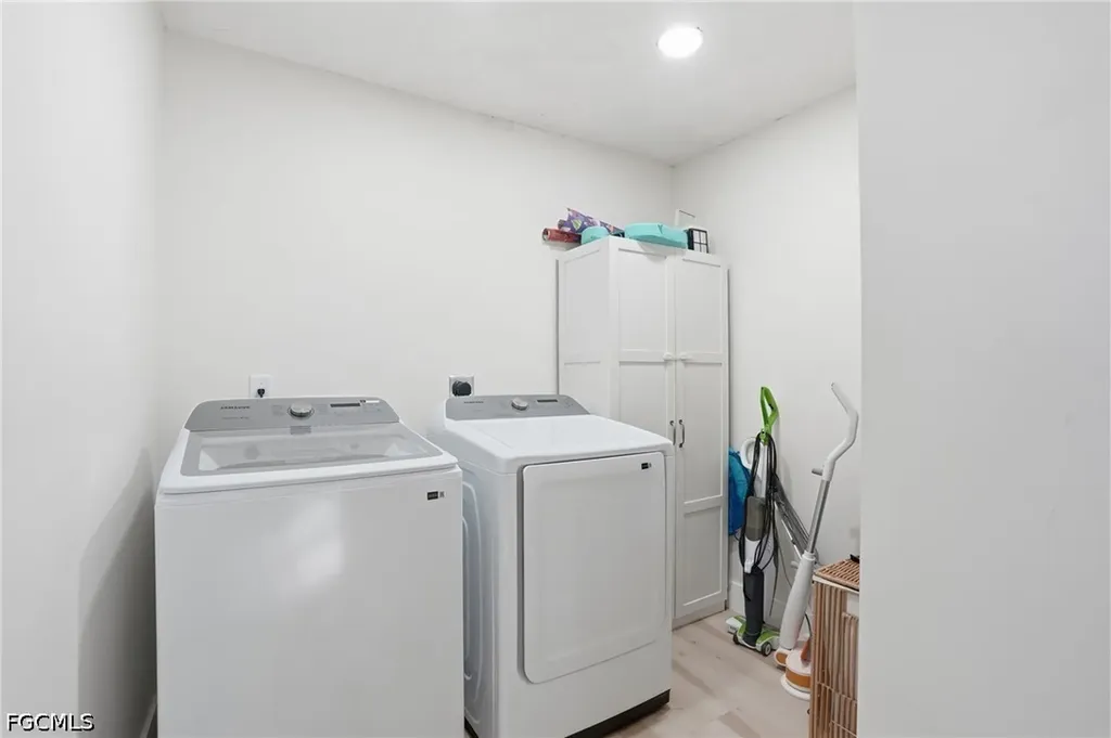 3931 W Riverside Drive Fort Myers FL 33901