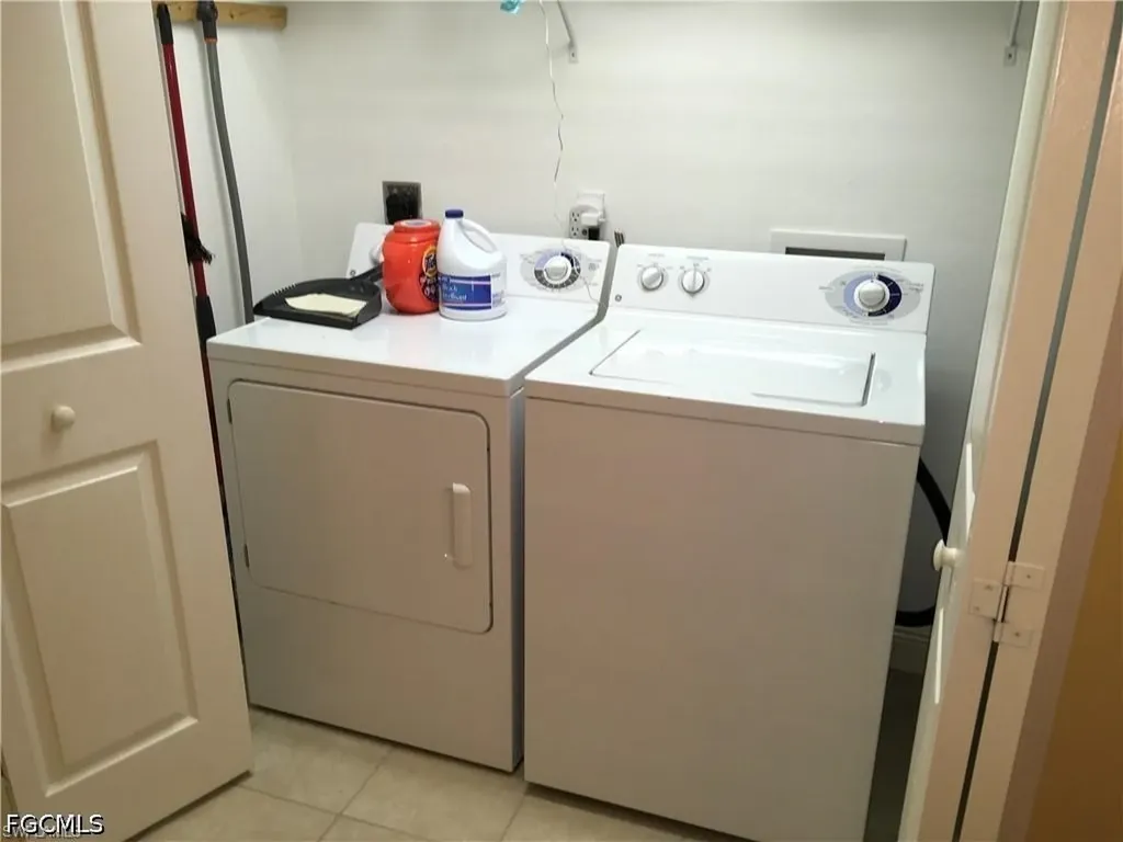 2616 Somerville Loop Cape Coral FL 33991