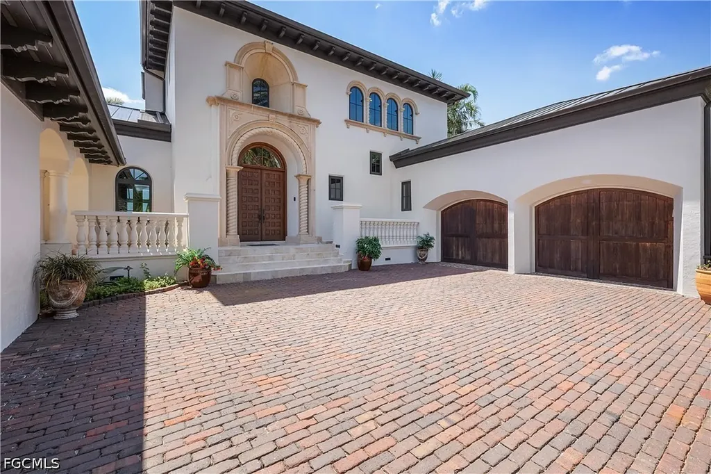 1526 Hermitage Lane Cape Coral FL 33914