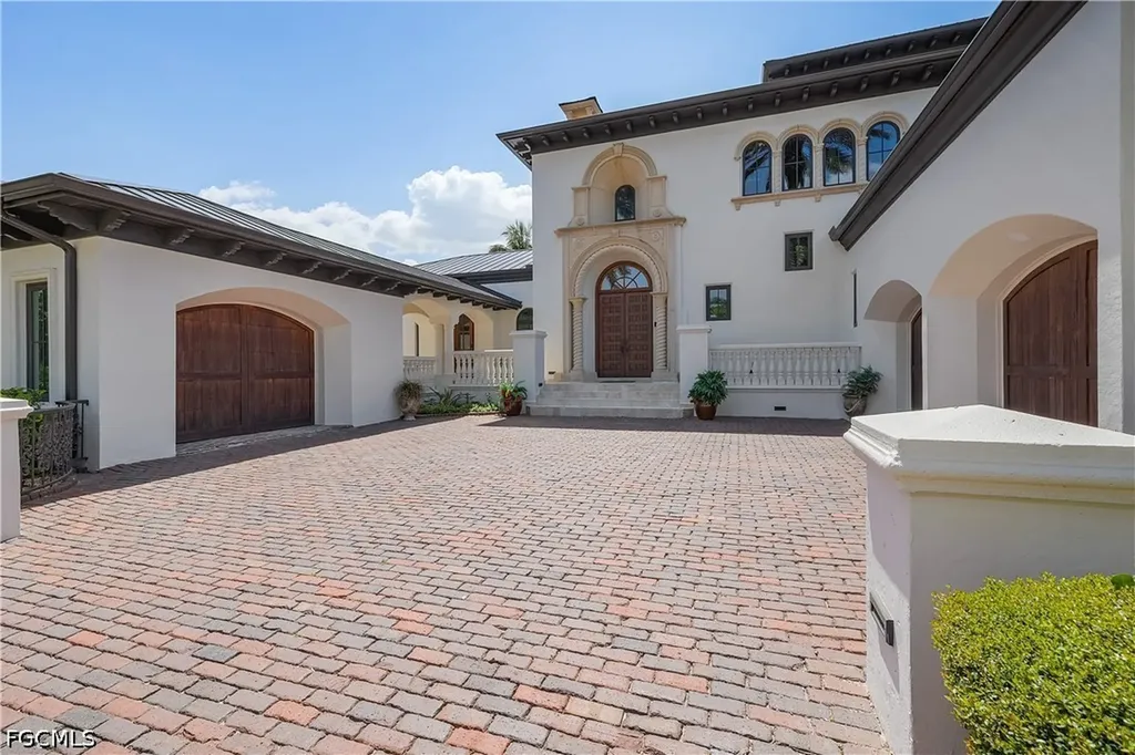 1526 Hermitage Lane Cape Coral FL 33914