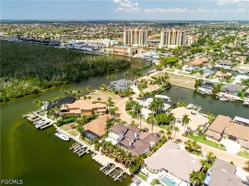 1526 Hermitage Lane Cape Coral FL 33914