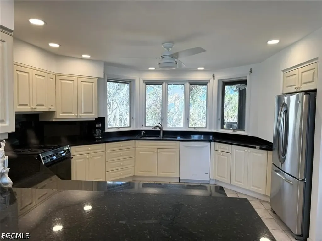 484 Gulf Bend Drive Captiva FL 33924