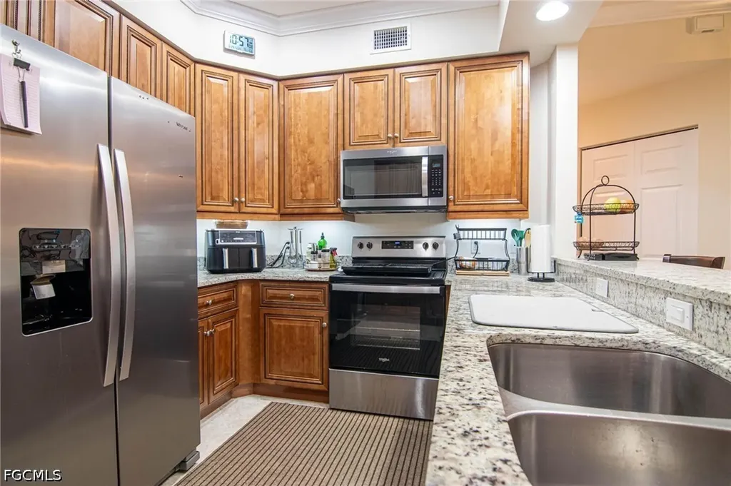 1057 Winding Pines Circle Cape Coral FL 33909