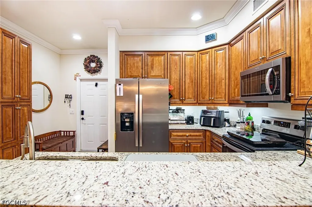 1057 Winding Pines Circle Cape Coral FL 33909