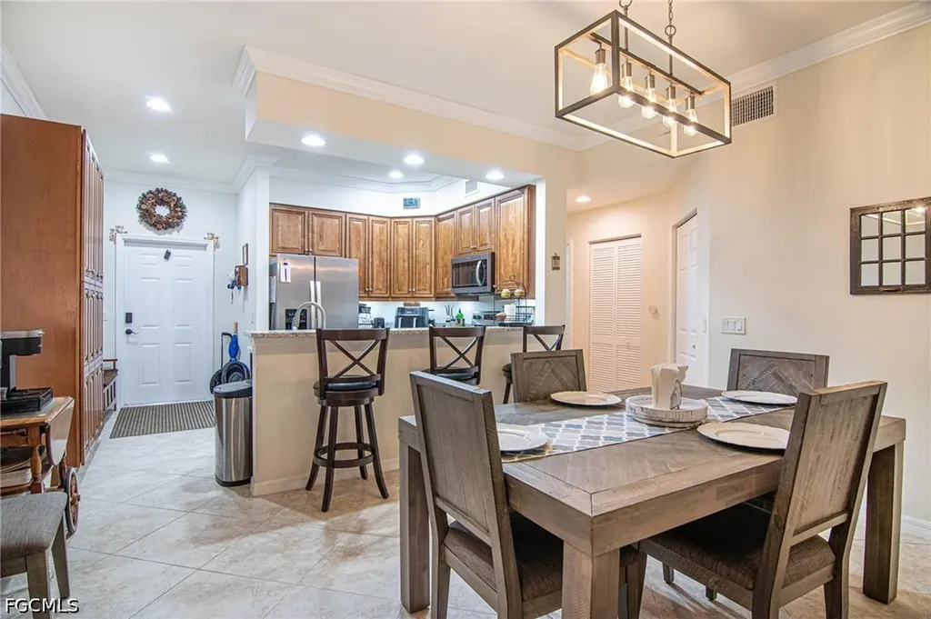 1057 Winding Pines Circle Cape Coral FL 33909