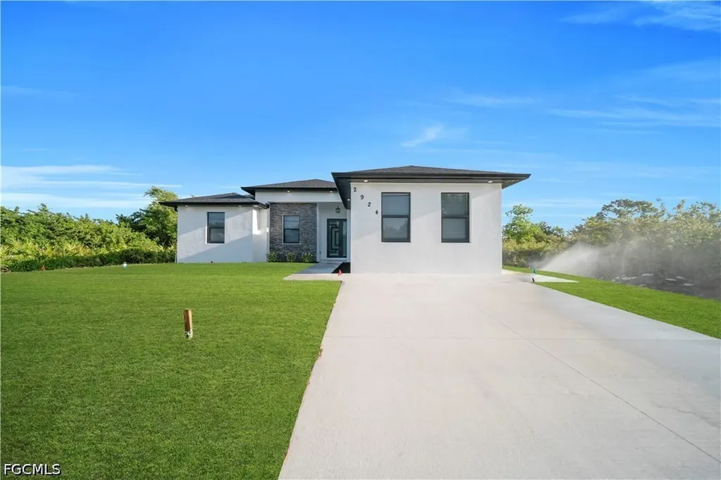 2924 5th Street SW Lehigh Acres FL 33976