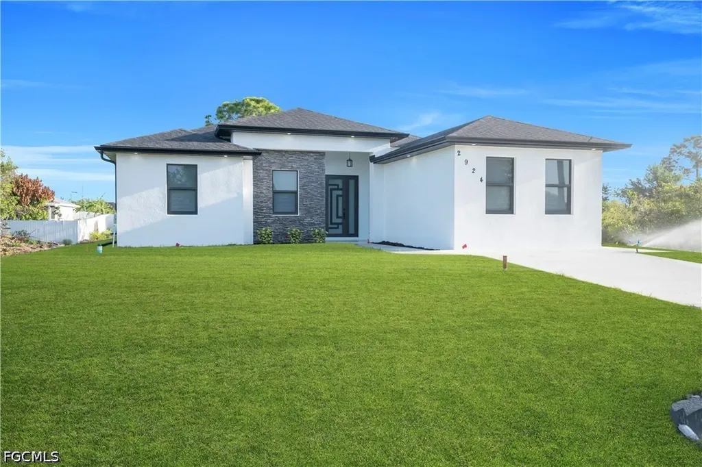 2924 5th Street SW Lehigh Acres FL 33976