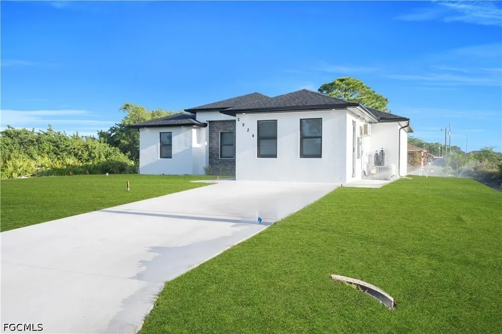 2924 5th Street SW Lehigh Acres FL 33976