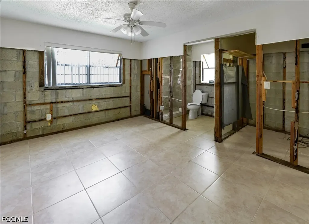 317 Montgomery Avenue Fort Myers FL 33905