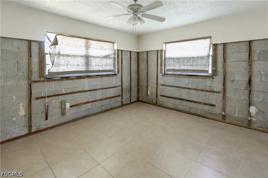 317 Montgomery Avenue Fort Myers FL 33905