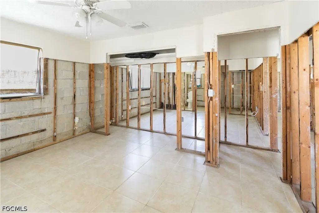 317 Montgomery Avenue Fort Myers FL 33905