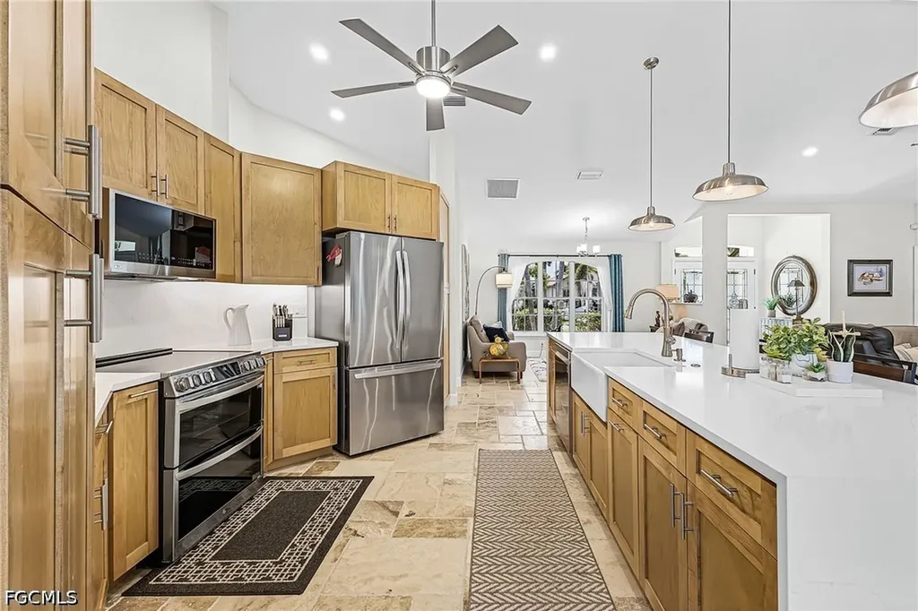 2207 SW 52nd Street Cape Coral FL 33914