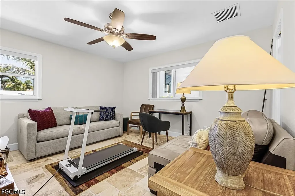 2207 SW 52nd Street Cape Coral FL 33914