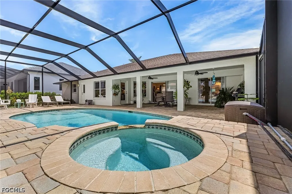 2207 SW 52nd Street Cape Coral FL 33914