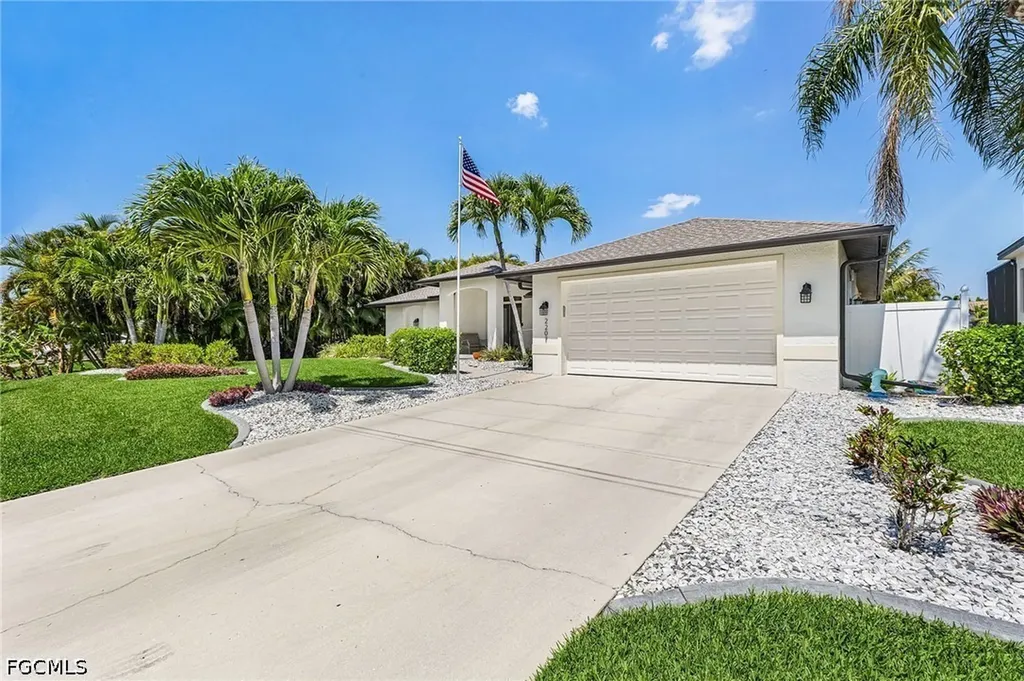 2207 SW 52nd Street Cape Coral FL 33914