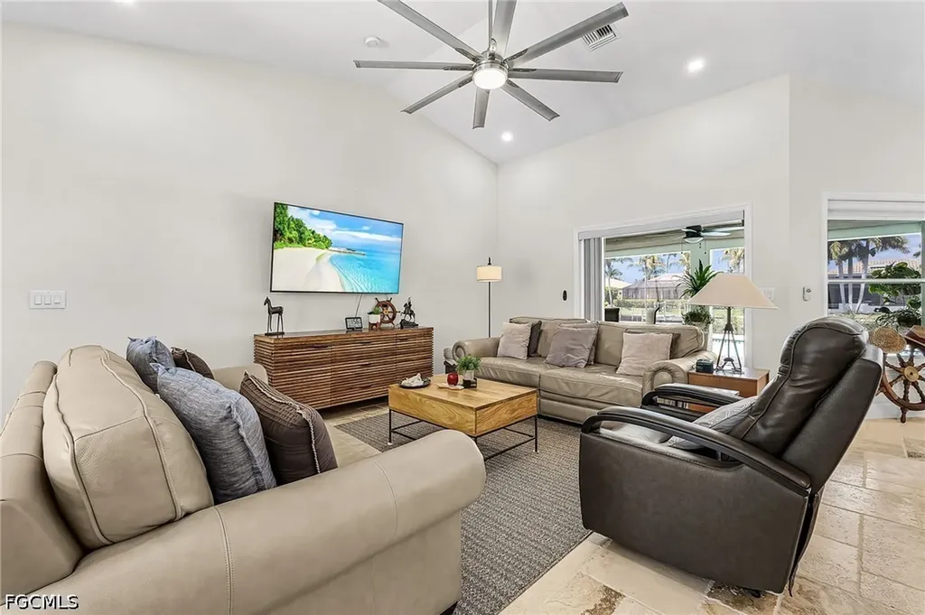 2207 SW 52nd Street Cape Coral FL 33914