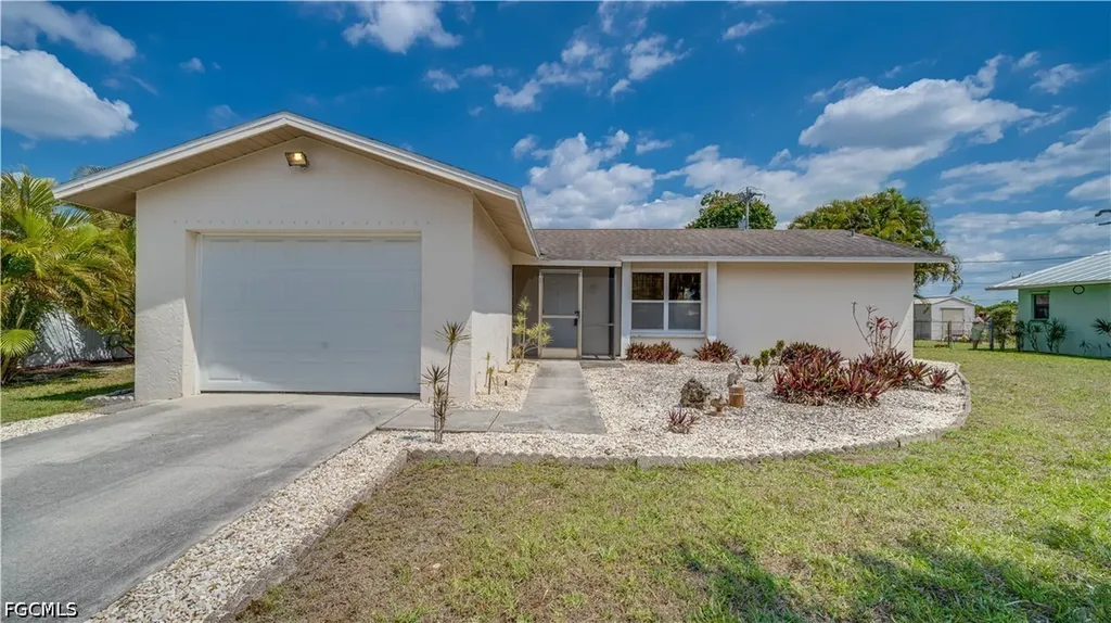 19 NE 20th Place Cape Coral FL 33909