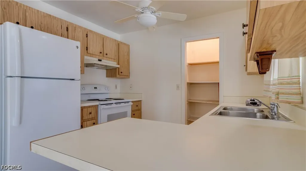 19 NE 20th Place Cape Coral FL 33909