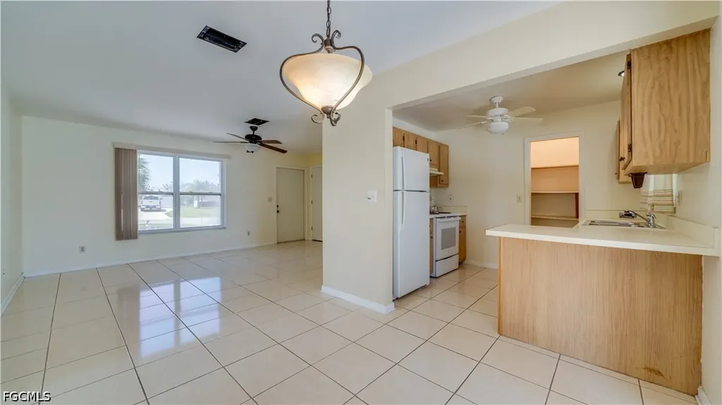 19 NE 20th Place Cape Coral FL 33909