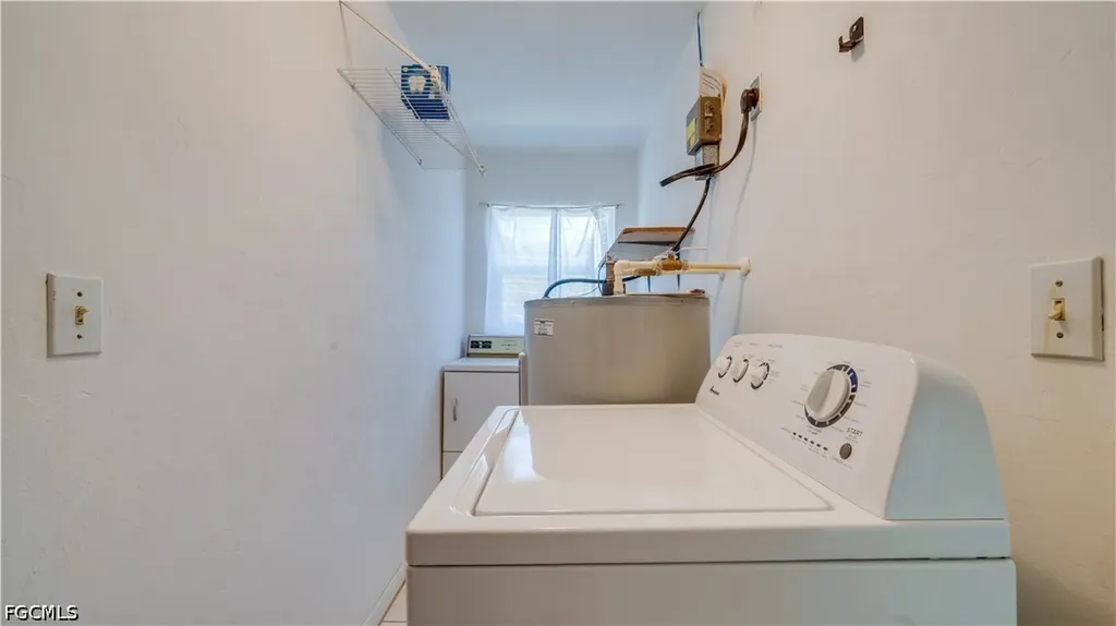 19 NE 20th Place Cape Coral FL 33909