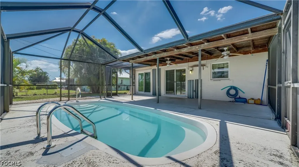 19 NE 20th Place Cape Coral FL 33909