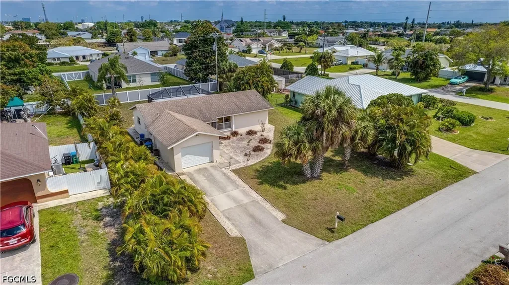 19 NE 20th Place Cape Coral FL 33909