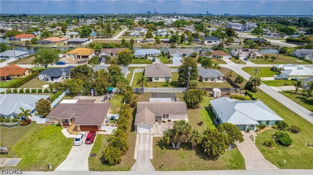 19 NE 20th Place Cape Coral FL 33909