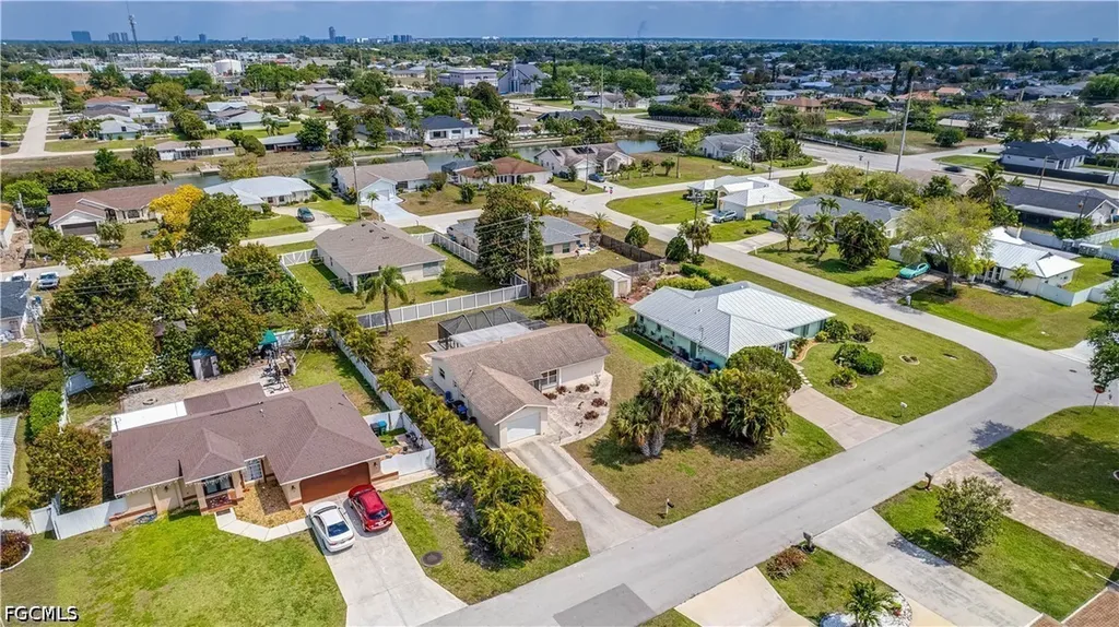 19 NE 20th Place Cape Coral FL 33909