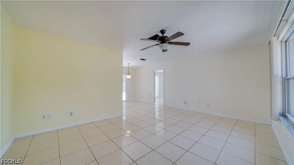 19 NE 20th Place Cape Coral FL 33909