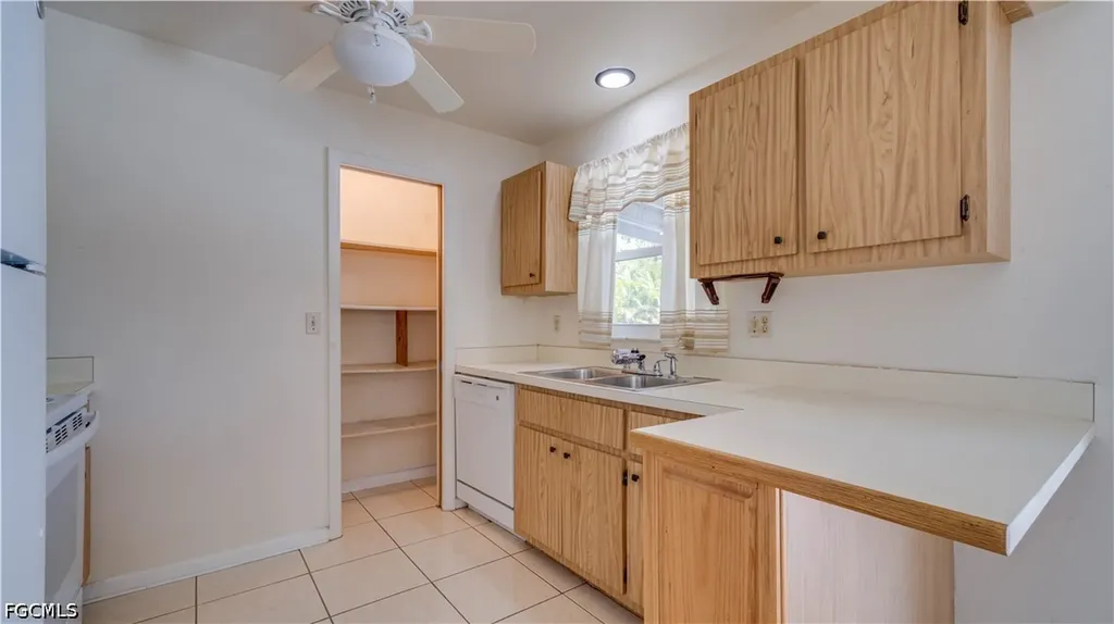 19 NE 20th Place Cape Coral FL 33909