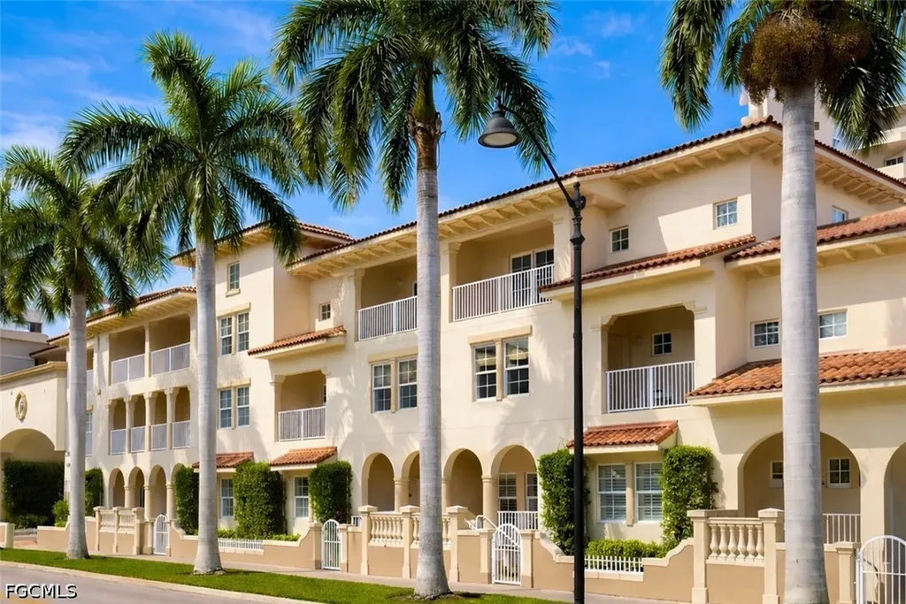 2080 W 1st Street Fort Myers FL 33901