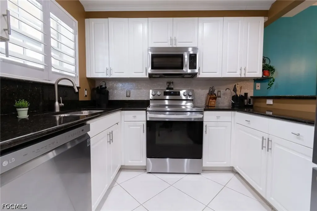 2080 W 1st Street Fort Myers FL 33901
