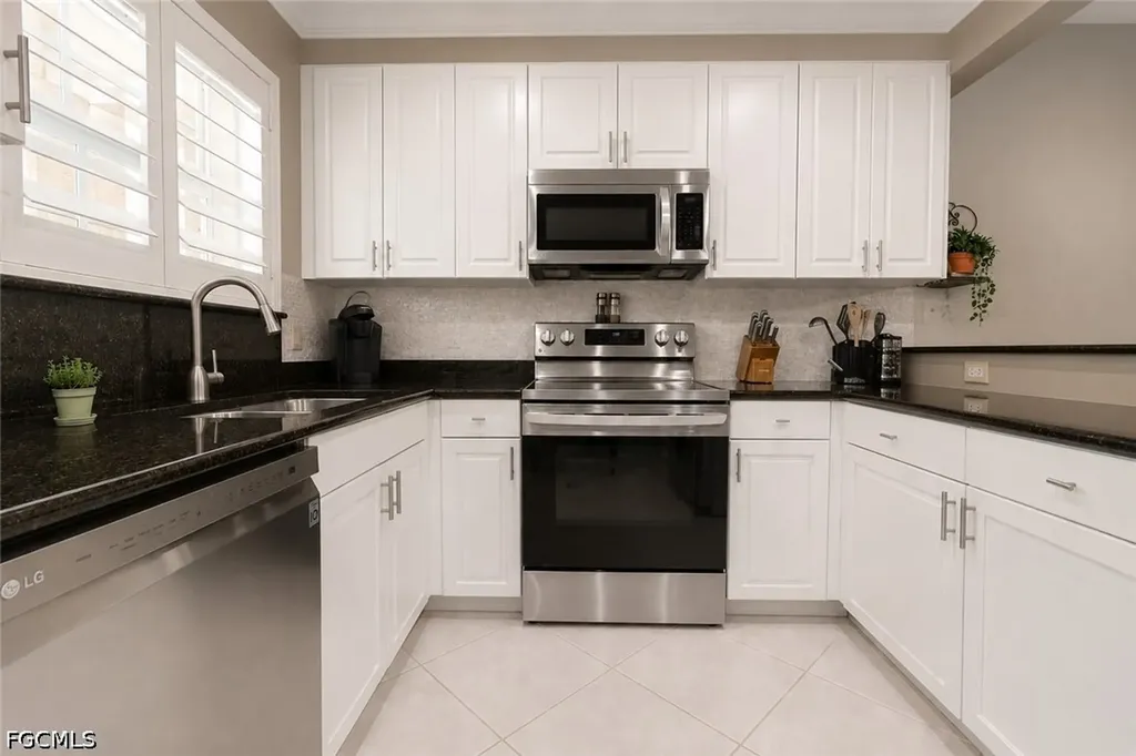 2080 W 1st Street Fort Myers FL 33901